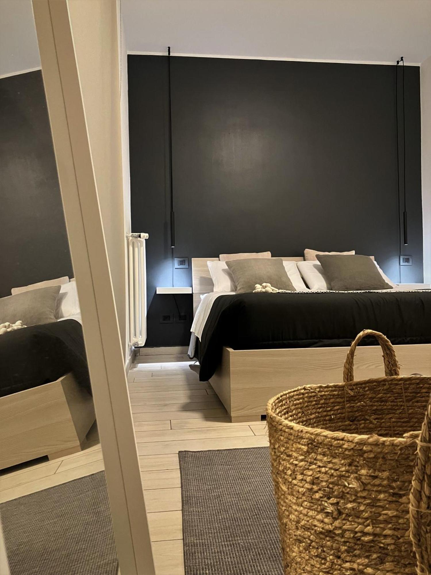 ארגגנו Vista Dolce Isola _ Lakeview Pool, Terrace & Garden Apartment מראה חיצוני תמונה